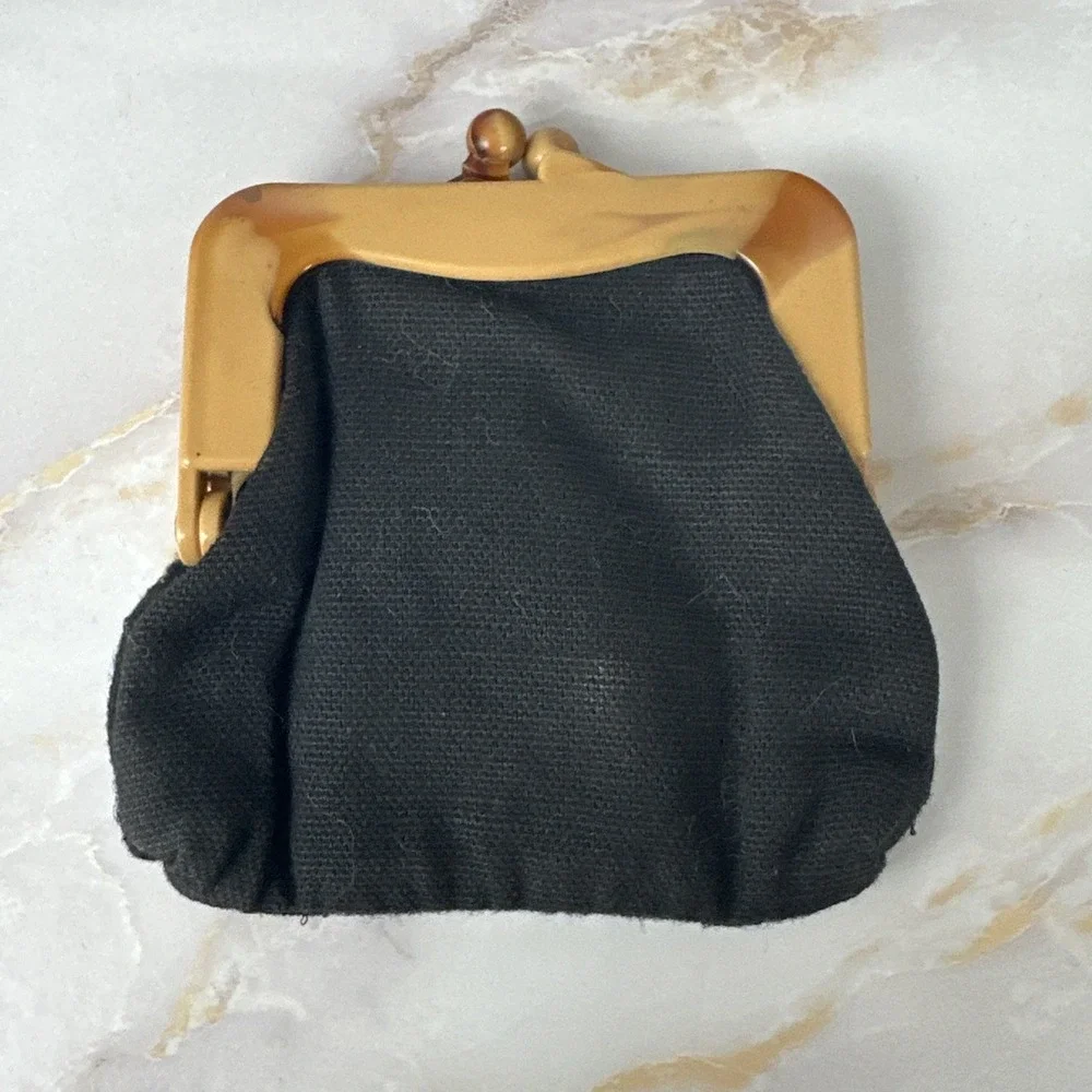 Vintage Petit Point Needlepoint Coin Purse Small Tapestry Roses Floral Pouch Sha - Picture 3 of 7